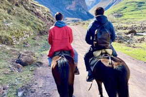 horseriding_stepantsminda_gudauri_adventure_georgia_with_skyatlantida (1)