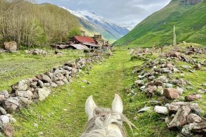 horseriding_stepantsminda_gudauri_adventure_georgia_with_skyatlantida (13)2