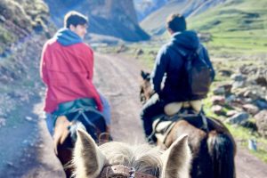 horseriding_stepantsminda_gudauri_adventure_georgia_with_skyatlantida (2)
