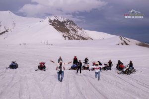 snowmobile_gudauri_adventure_georgia_tours_with_skyatlantida
